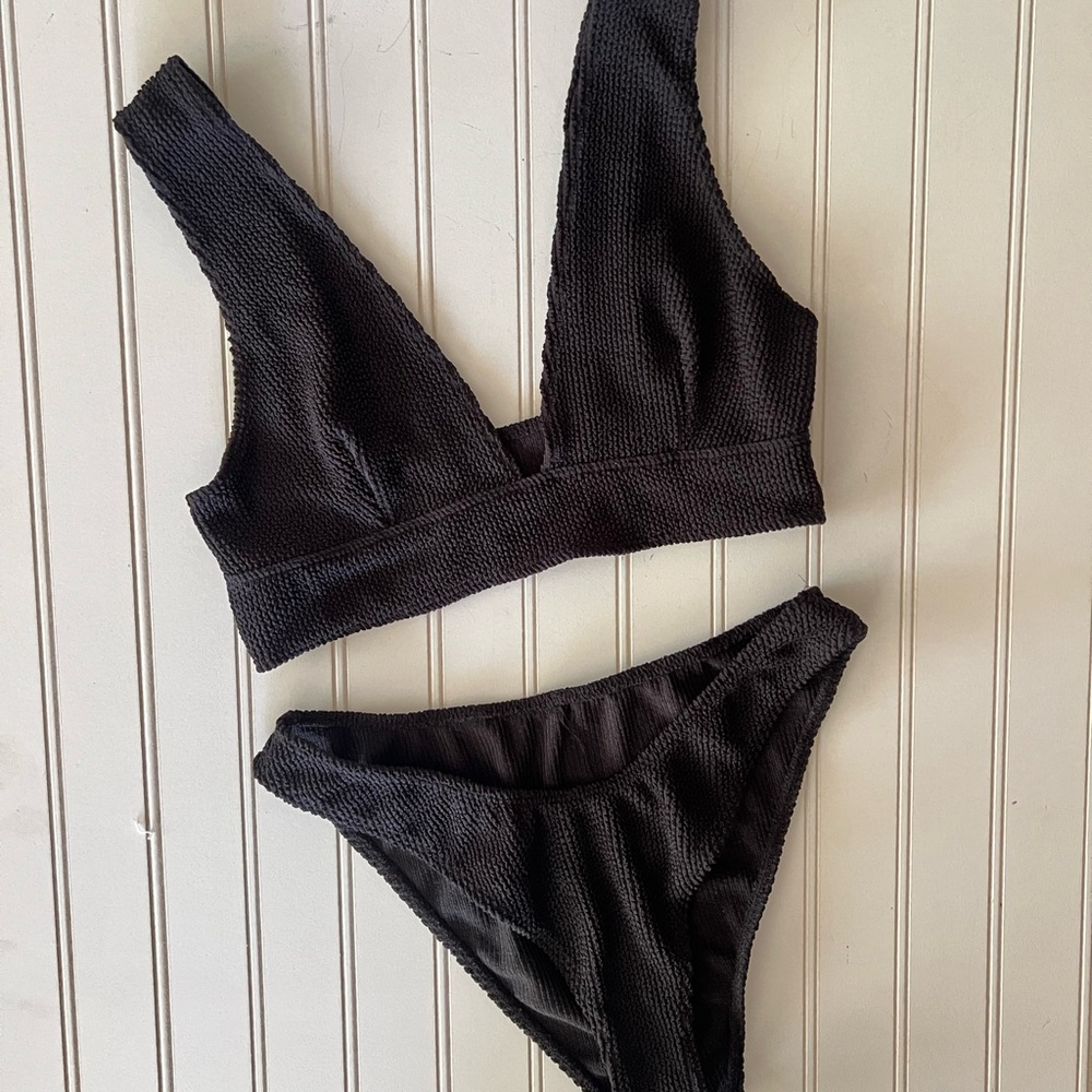 Lulu’s Black Bikini